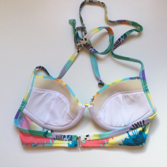 🌟3/$20🌟VS Push up Bikini Top - Picture 3 of 3